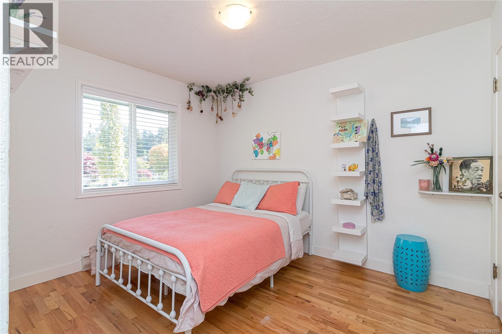 3945 Dawe Rd, Saanich, British Columbia  V8N 4H5 - Photo 20 - 1049209