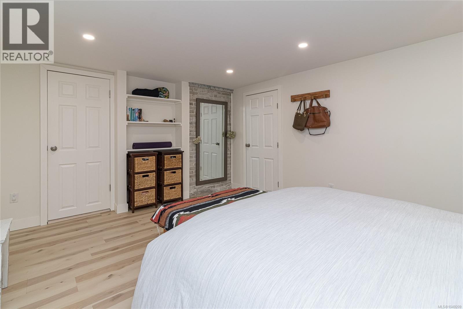 3945 Dawe Rd, Saanich, British Columbia  V8N 4H5 - Photo 27 - 1049209