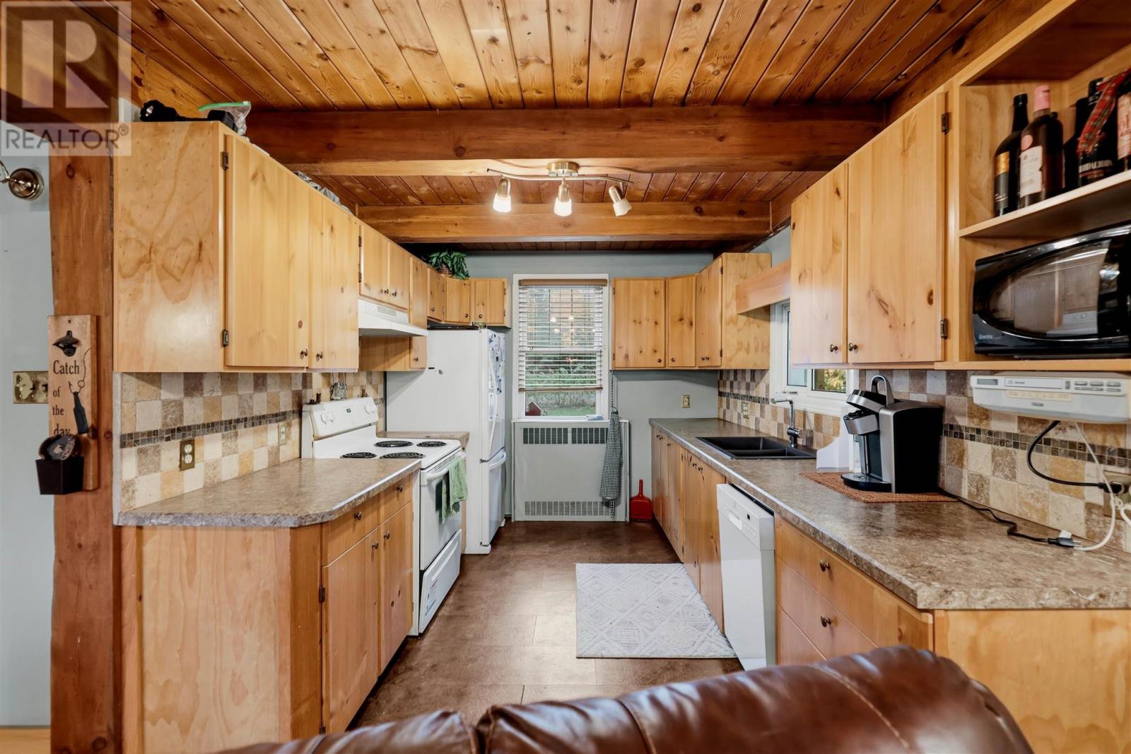 816 Pine Shores Rd, Goulais River, Ontario  P0S 1E0 - Photo 9 - SM262909