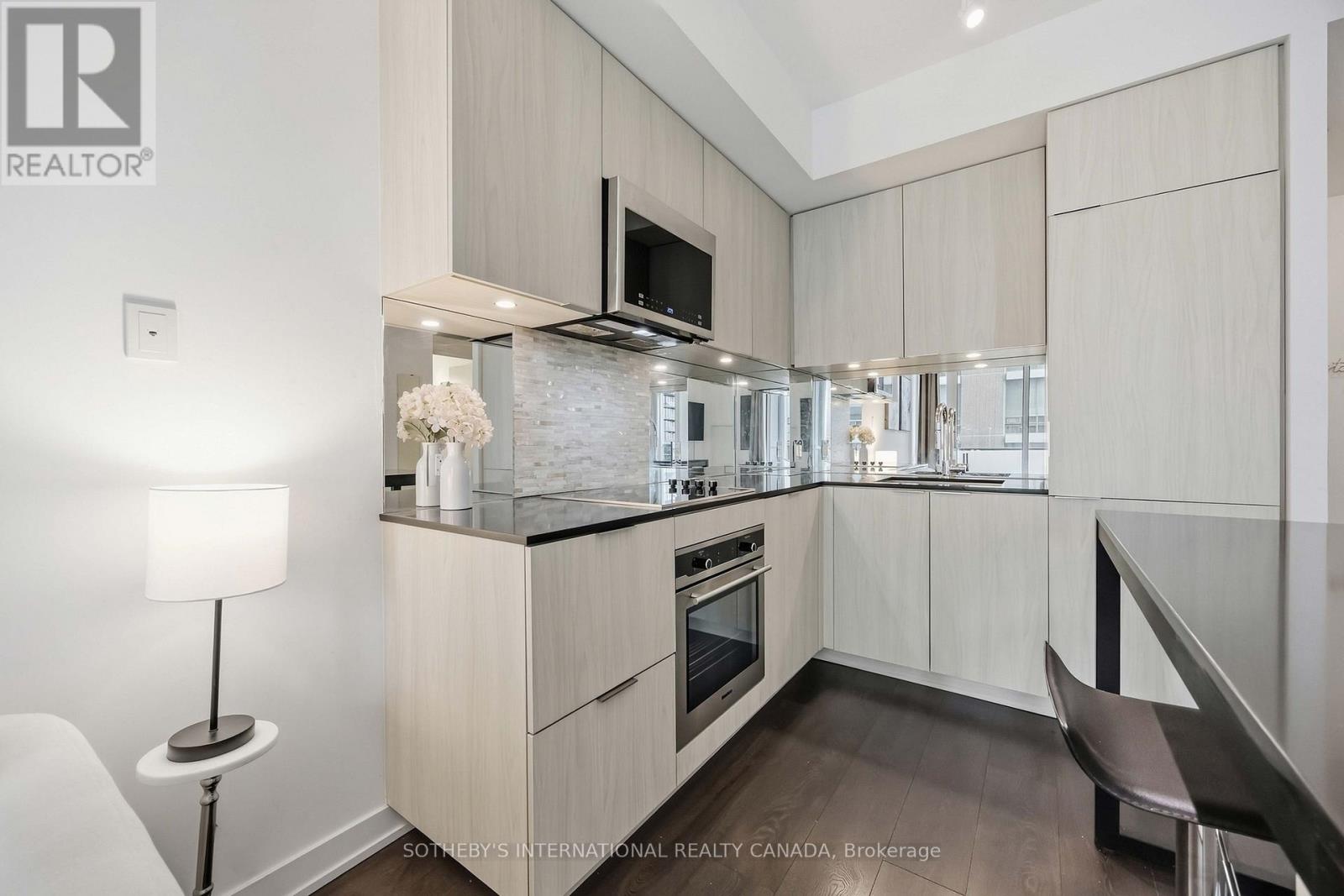 1410 - 609 Avenue Road, Toronto, Ontario  M4V 0B1 - Photo 13 - C13788096