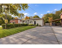 21 GLASS DRIVE, Aurora, Ontario