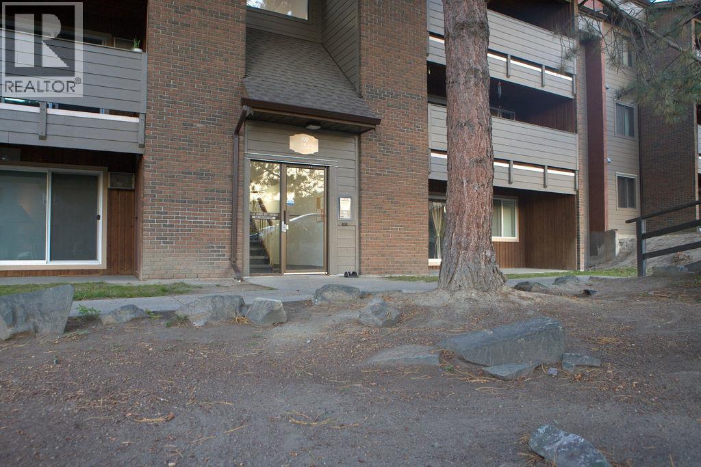 44 Whiteshield Crescent S Unit# 301