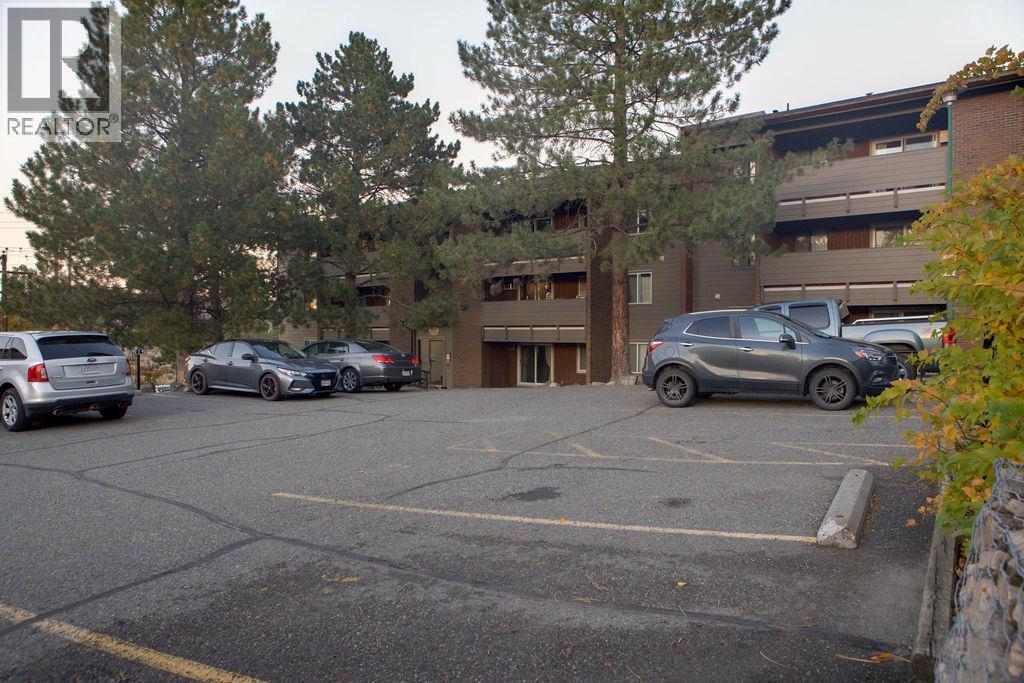 44 Whiteshield Crescent S Unit# 301