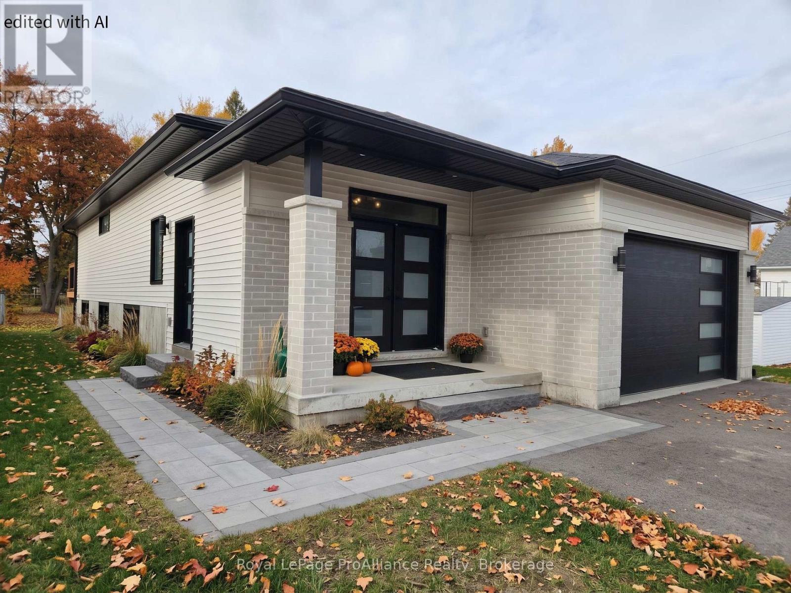 B - 8 Aldersgate Drive, Belleville, Ontario  K8P 4G3 - Photo 2 - X14088126