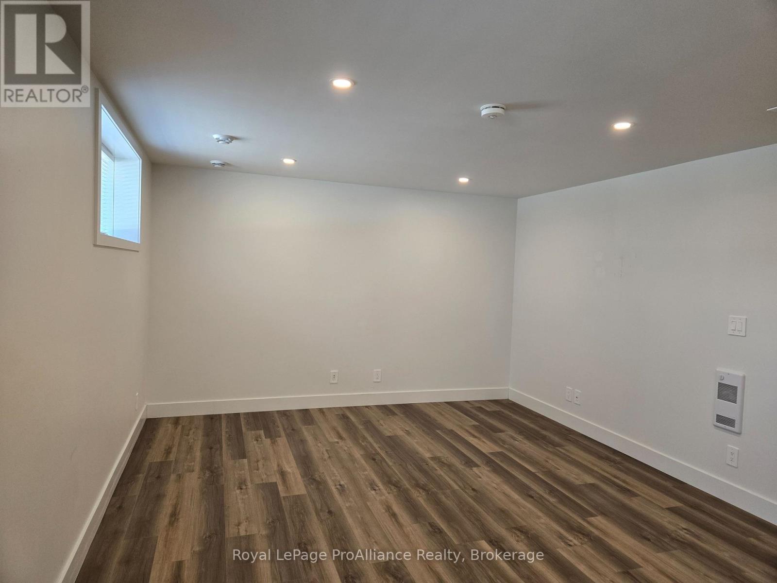 B - 8 Aldersgate Drive, Belleville, Ontario  K8P 4G3 - Photo 9 - X14088126