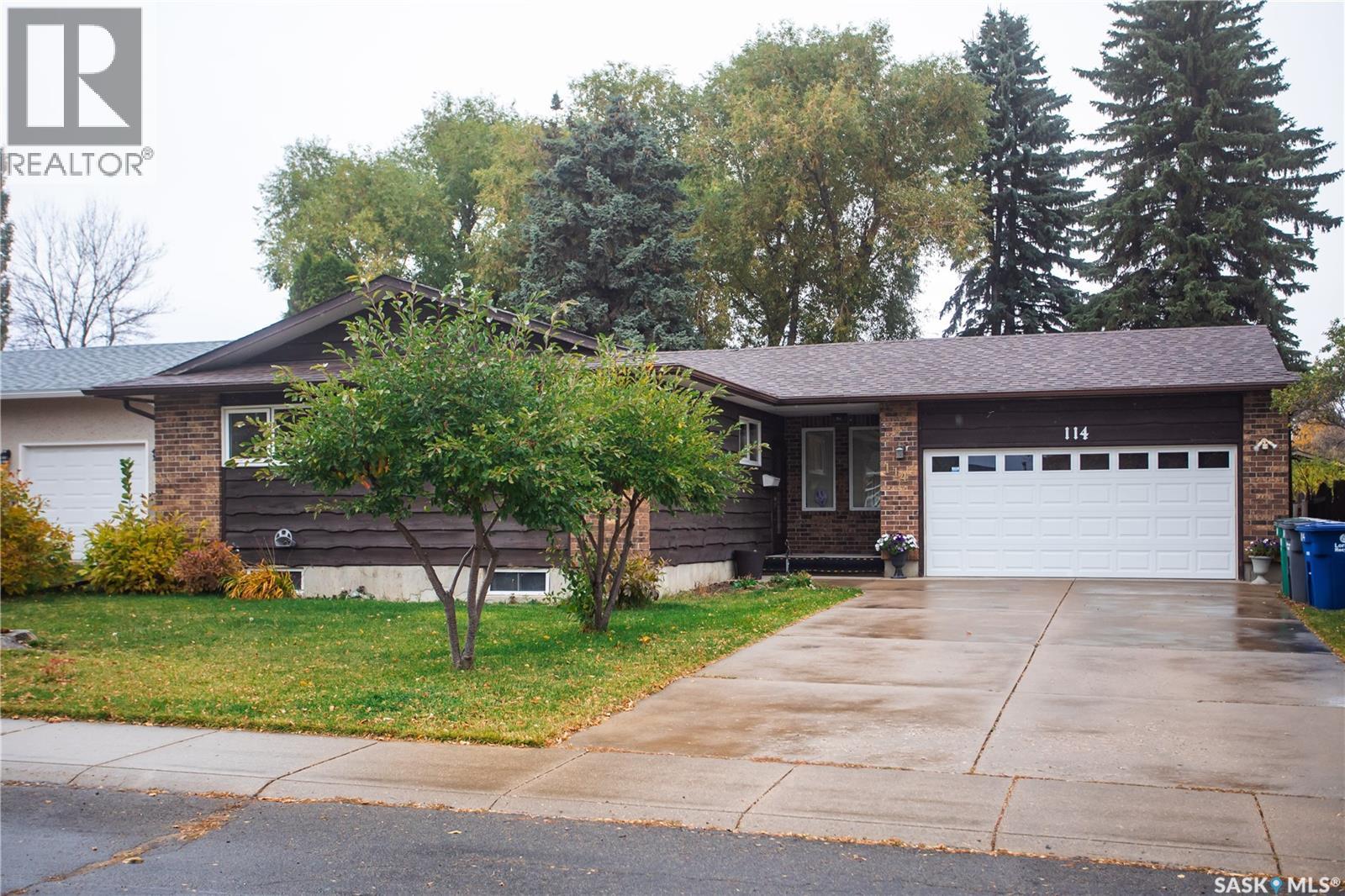 114 Willoughby Crescent, Saskatoon, Saskatchewan  S7H 4W7 - Photo 3 - SK051130