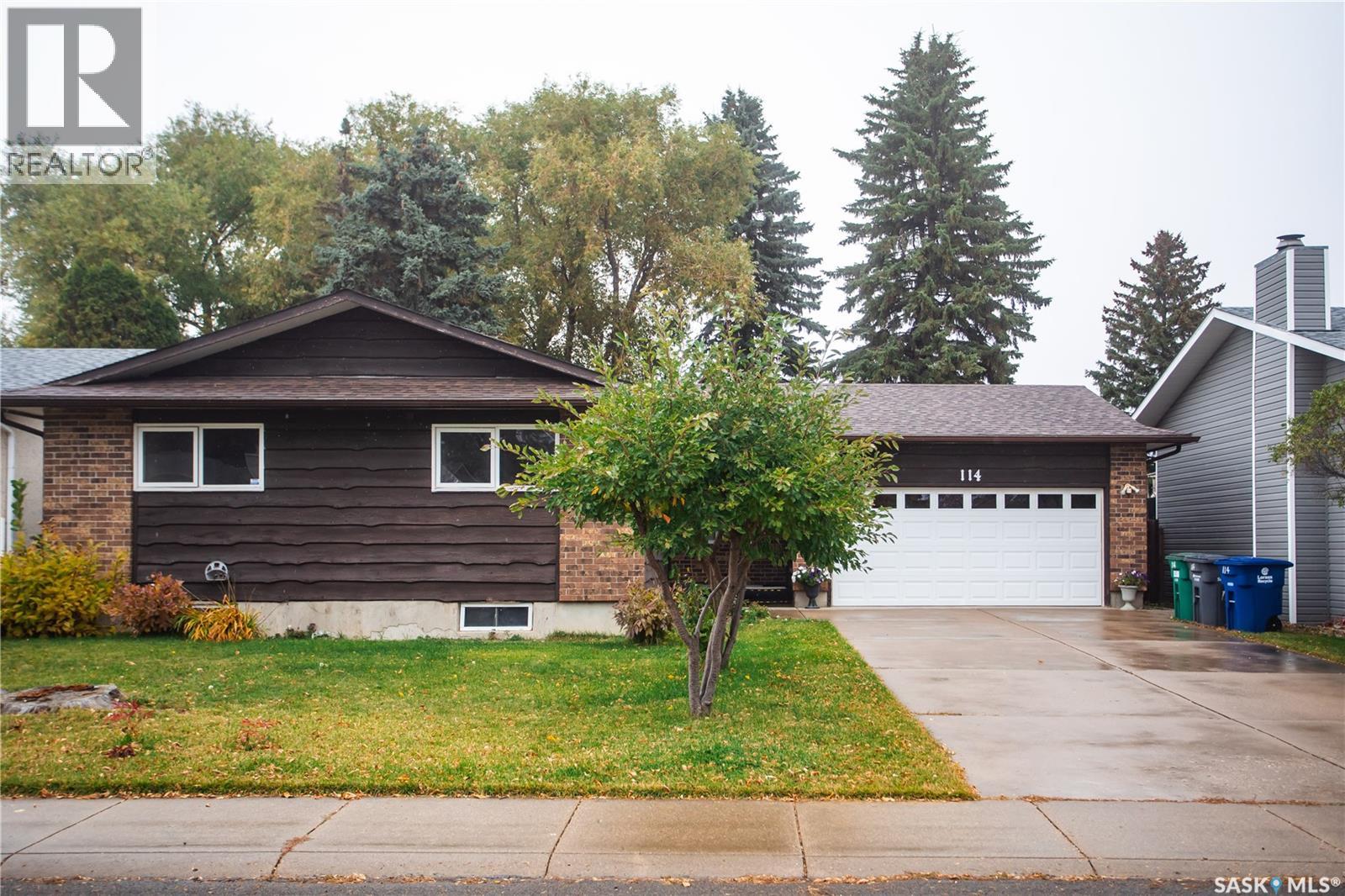 114 Willoughby Crescent, Saskatoon, Saskatchewan  S7H 4W7 - Photo 2 - SK051130