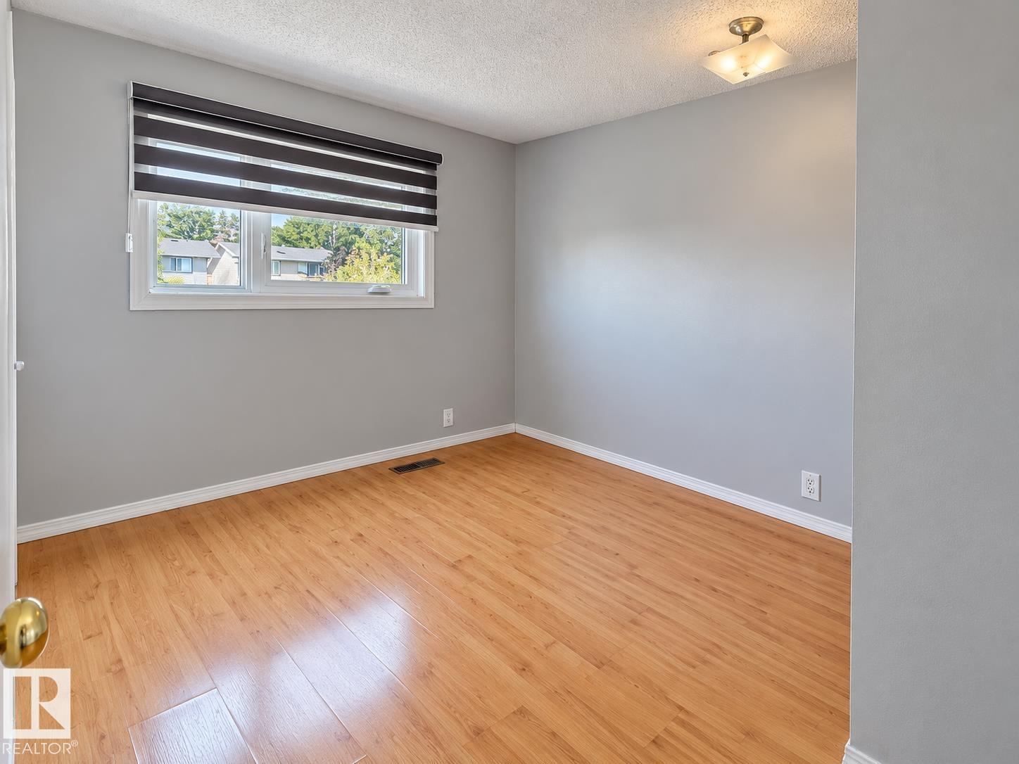 355 KIRKPATRICK CR NW