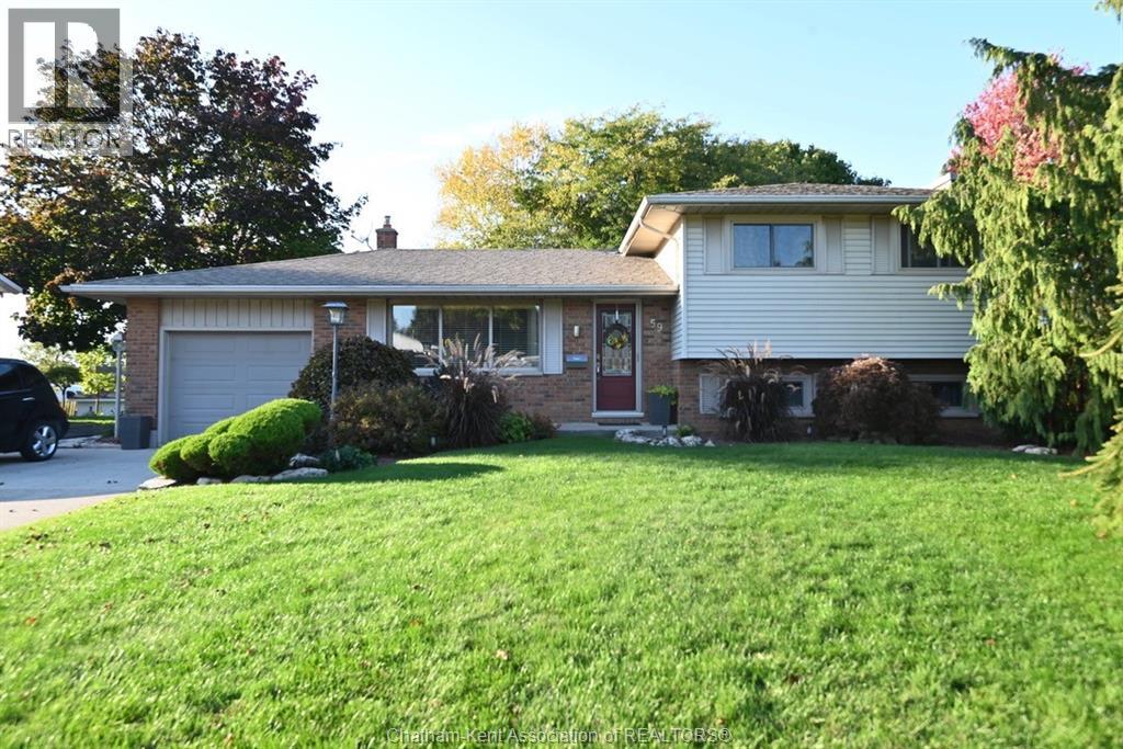 MLS# 26025395: 59 Oak STREET, Ridgetown, Canada