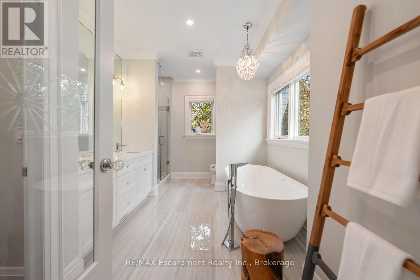 1394 Waverly Avenue, Oakville, Ontario  L6L 2S3 - Photo 28 - W14088202