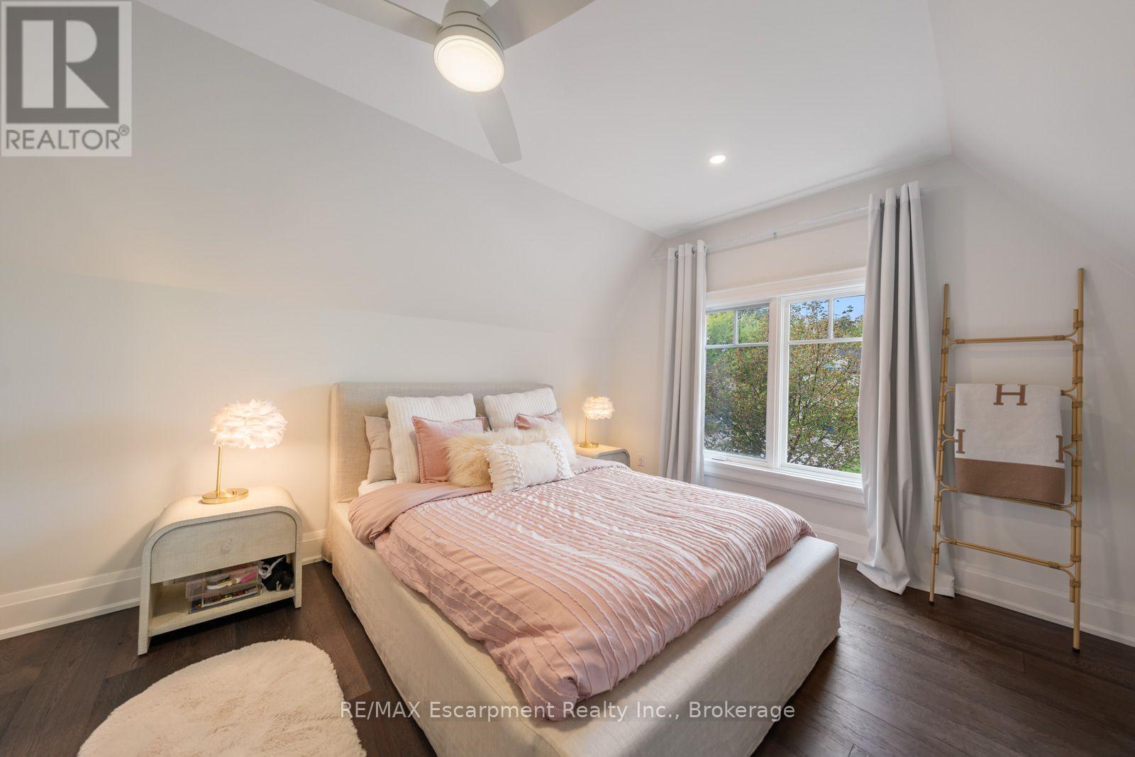 1394 Waverly Avenue, Oakville, Ontario  L6L 2S3 - Photo 32 - W14088202
