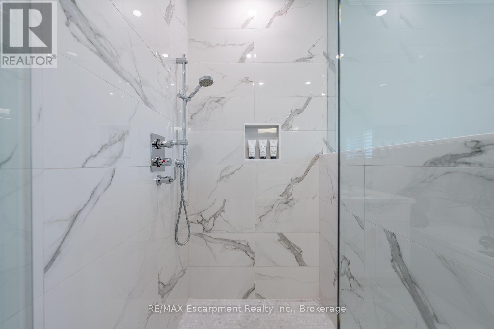 1394 Waverly Avenue, Oakville, Ontario  L6L 2S3 - Photo 37 - W14088202