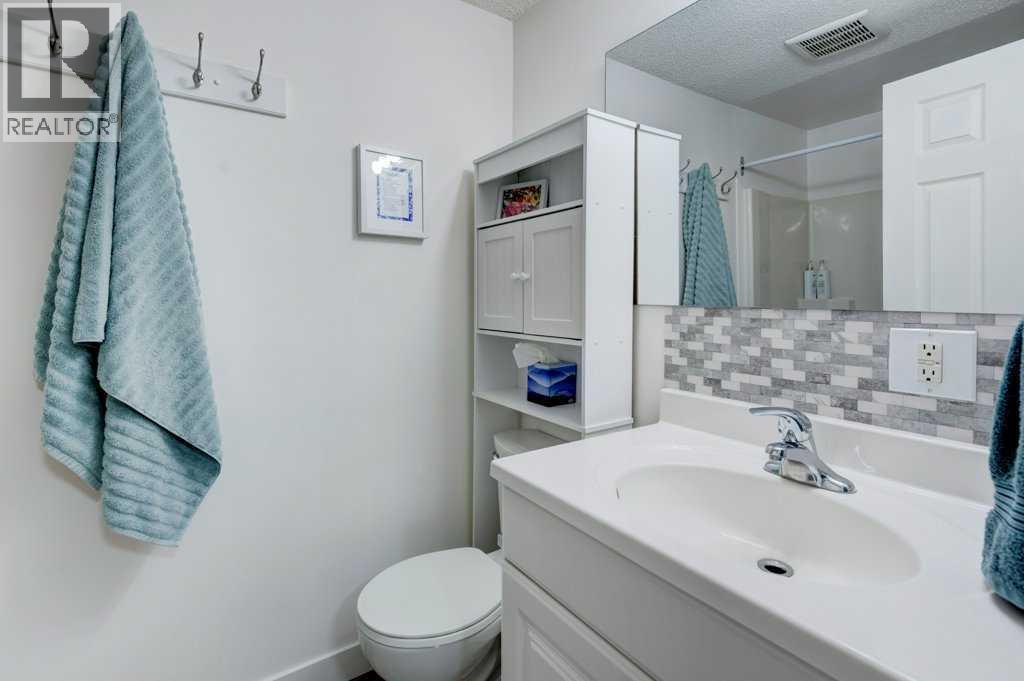 8N, 203 Lynnview Road SE
