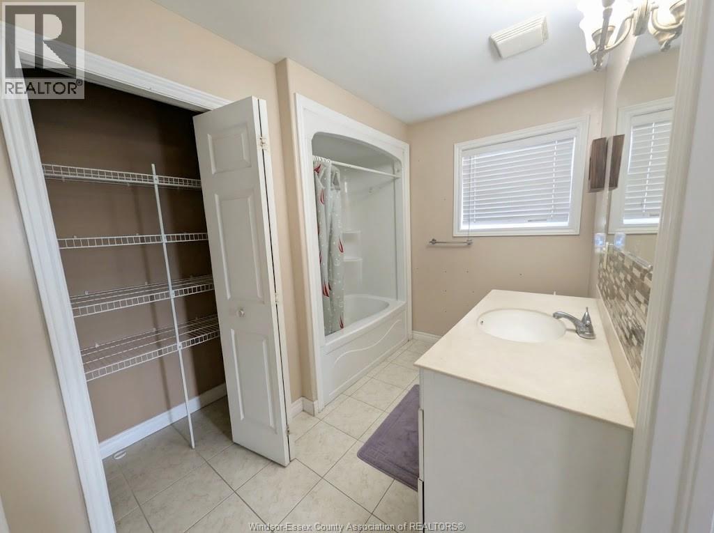 1533 Meridian Street, Windsor, Ontario  N9G 3E5 - Photo 12 - 26025038