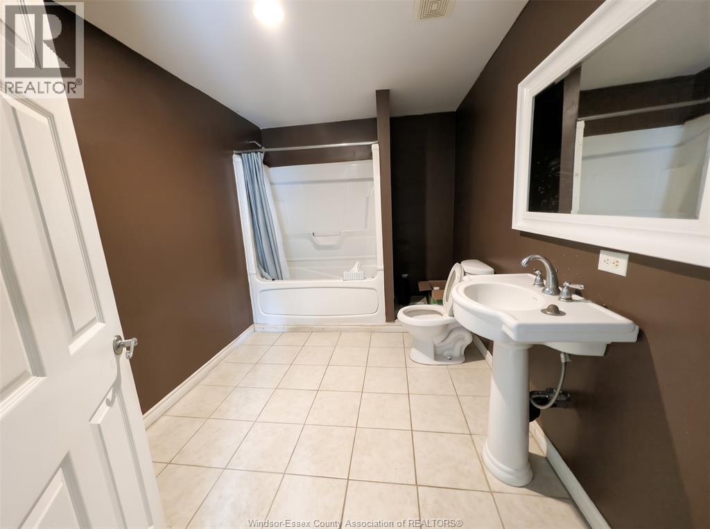 1533 Meridian Street, Windsor, Ontario  N9G 3E5 - Photo 19 - 26025038