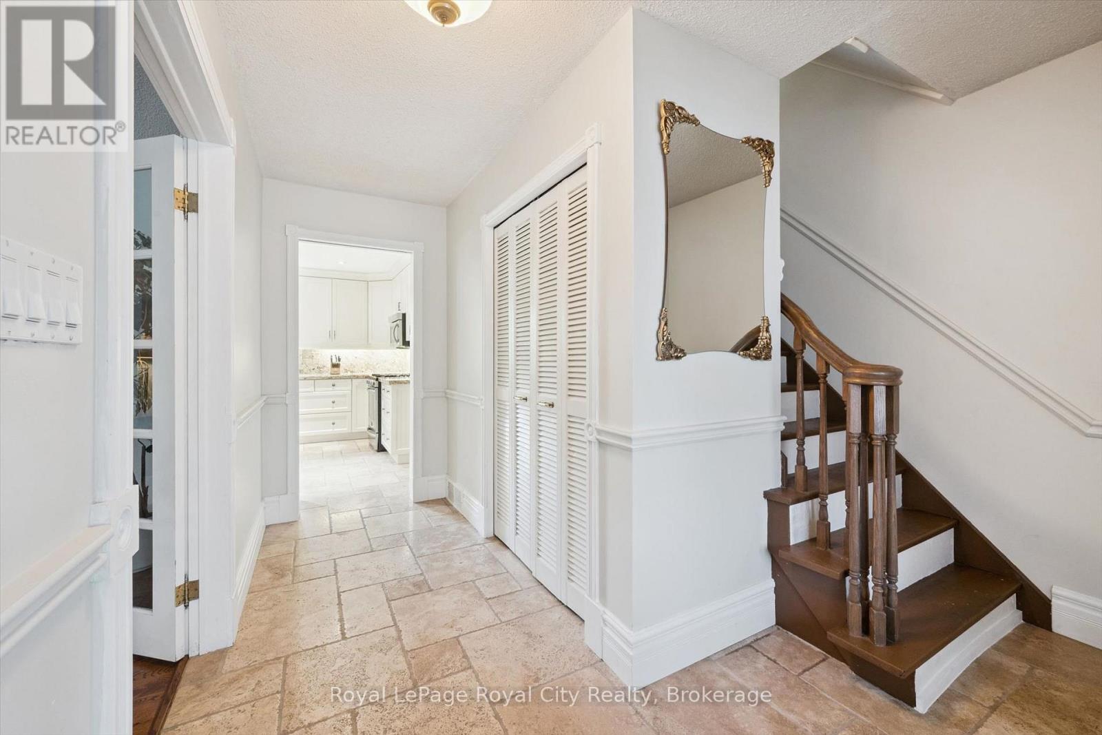 46 Rickson Avenue, Guelph (Kortright West), Ontario  N1G 2X1 - Photo 4 - X14088068