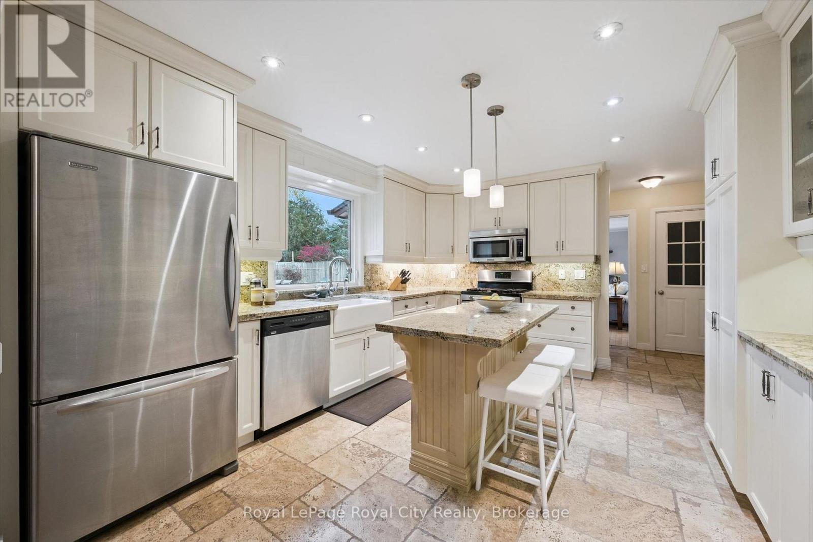 46 Rickson Avenue, Guelph (Kortright West), Ontario  N1G 2X1 - Photo 9 - X14088068