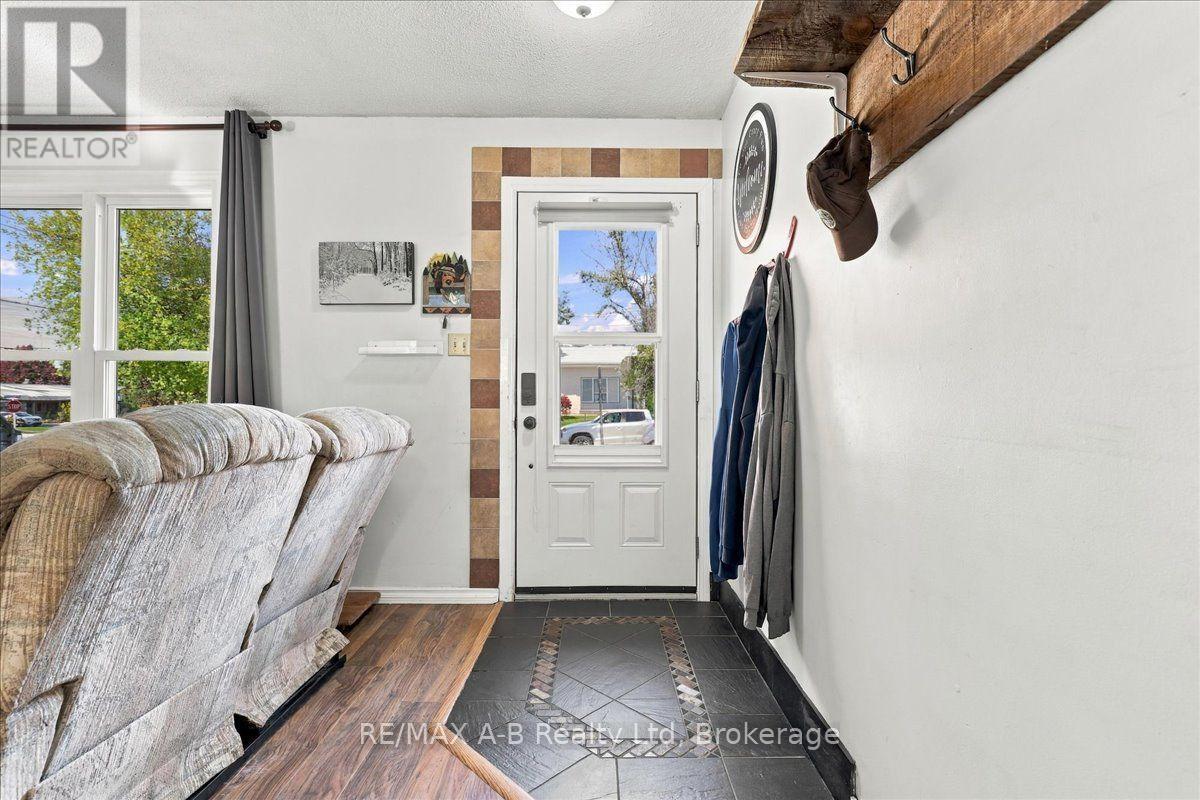 B - 129 Mitchell Court, West Perth (Mitchell), Ontario  N0K 1N0 - Photo 5 - X14088290