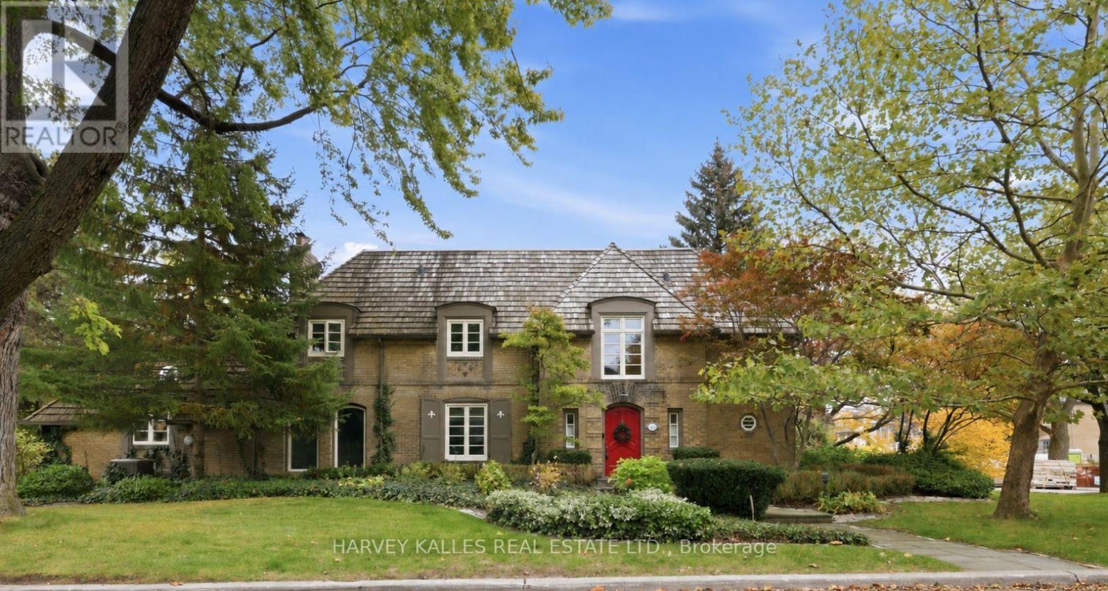148 STRATHALLAN BOULEVARD, Toronto, Ontario