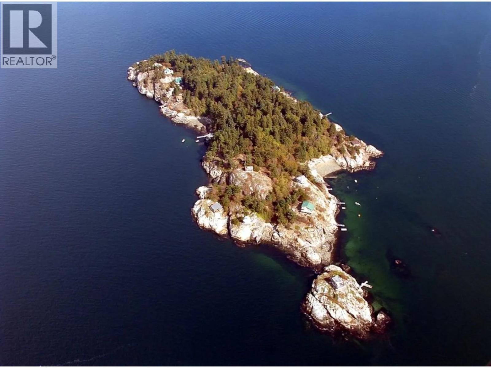 13 PASSAGE ISLAND, West Vancouver, British Columbia