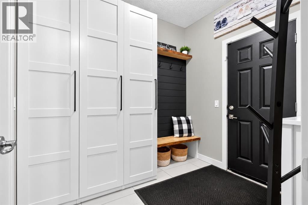 260 Cranarch Common Se, Calgary, Alberta  T3M 1M2 - Photo 5 - A2352255