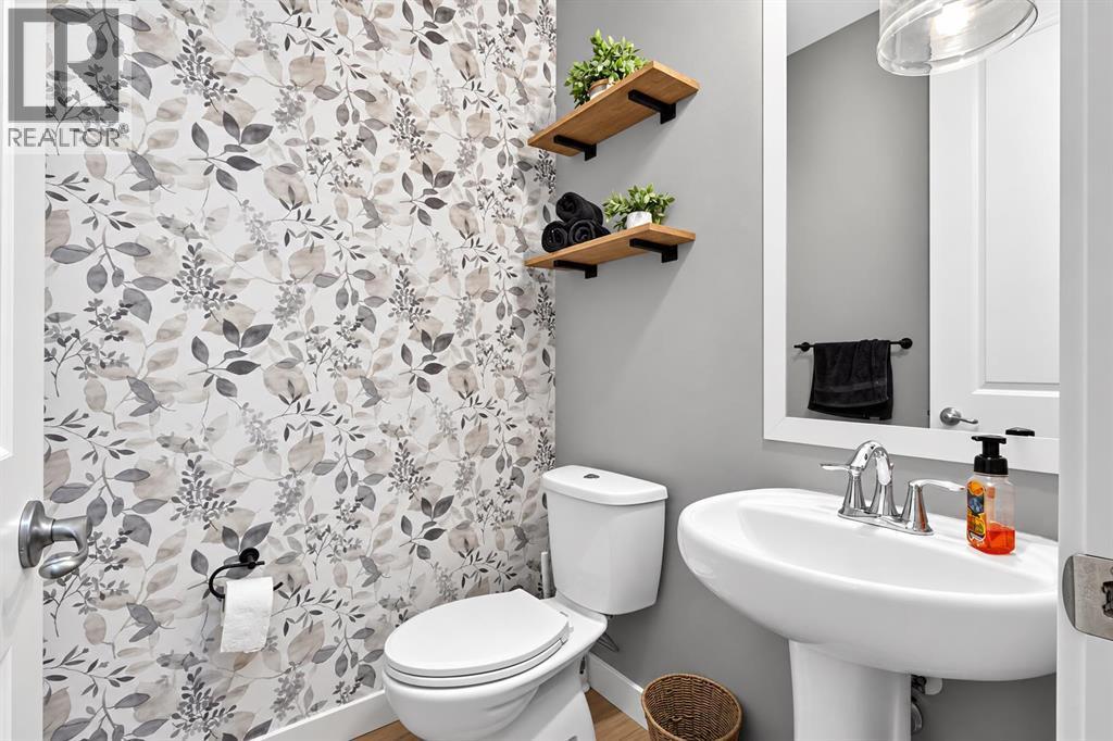 260 Cranarch Common Se, Calgary, Alberta  T3M 1M2 - Photo 4 - A2352255