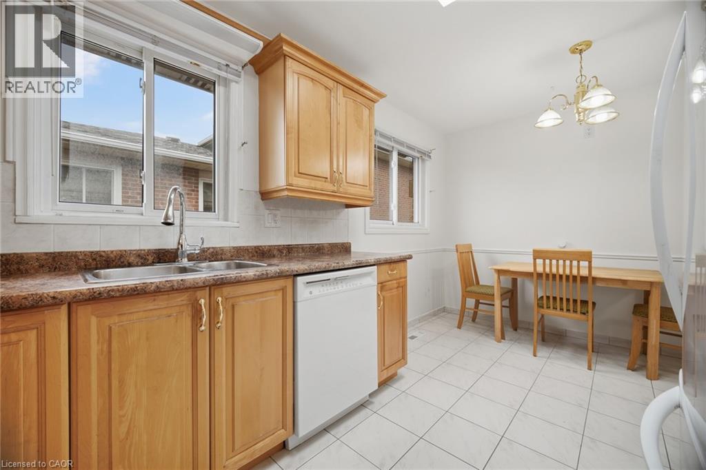4200 Greybrook Crescent, Mississauga, Ontario  L4W 3G6 - Photo 14 - 40869888