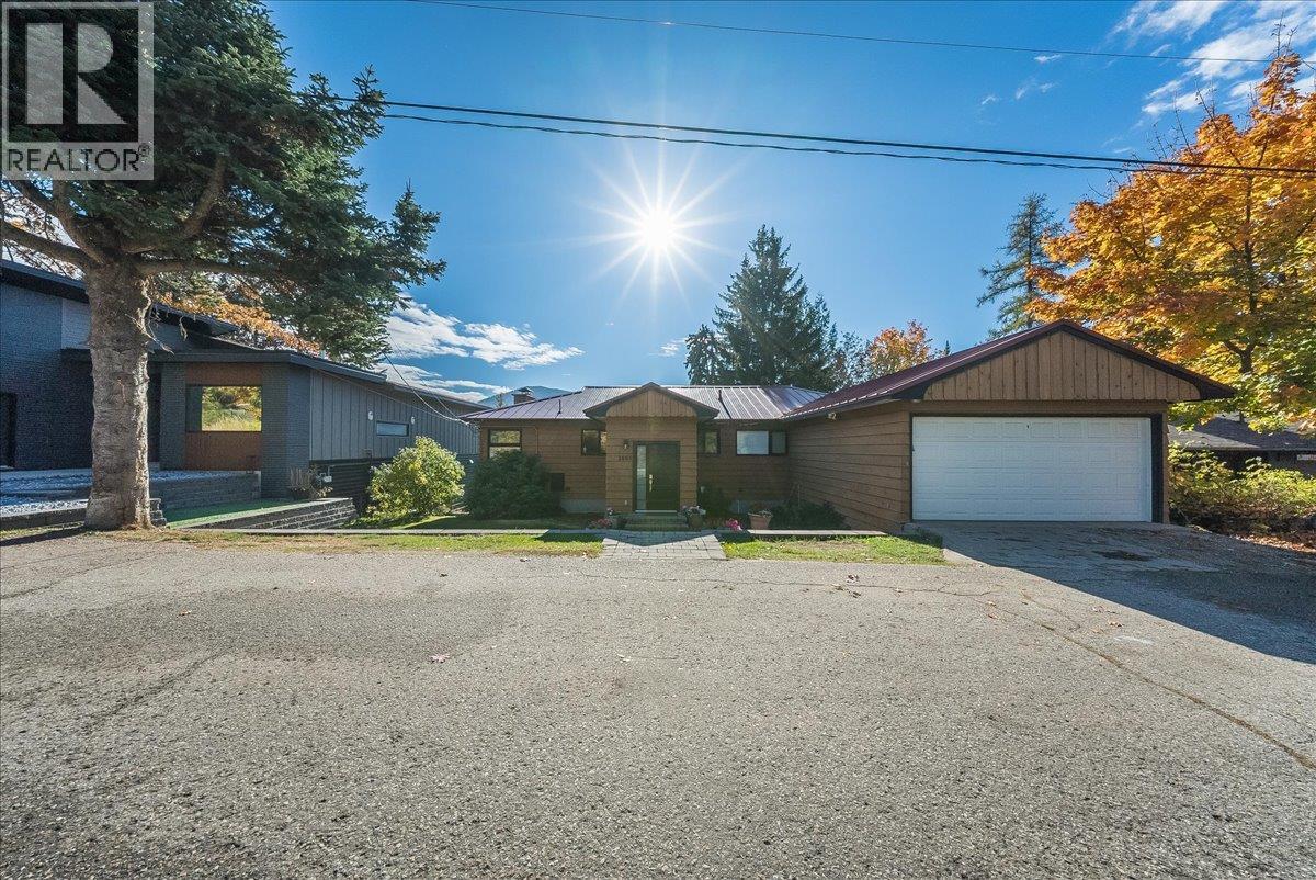 2603 Maple Crescent, Rossland, British Columbia