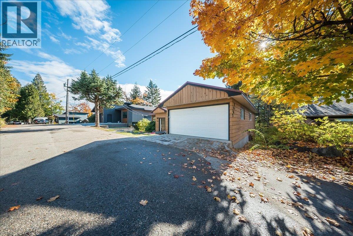 2603 Maple Crescent, Rossland, British Columbia  V0G 1Y0 - Photo 6 - 10403800