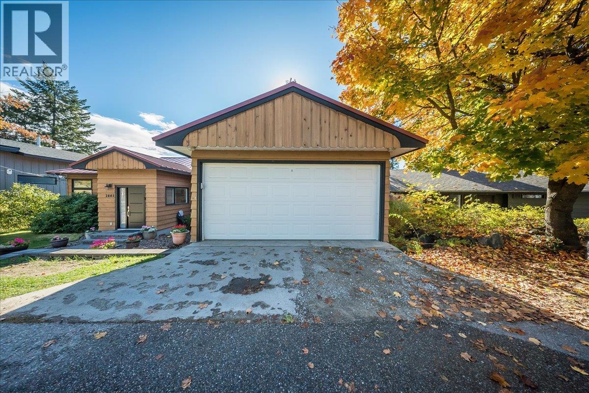 2603 Maple Crescent, Rossland, British Columbia  V0G 1Y0 - Photo 2 - 10403800