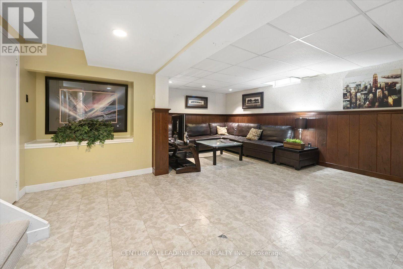 3074 Tours Road, Mississauga, Ontario  L5N 3J2 - Photo 42 - W13729310