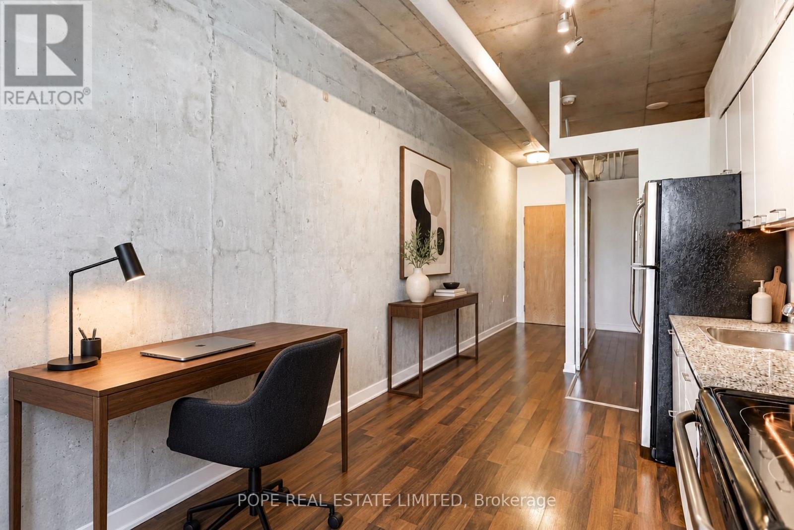 315 - 38 JOE SHUSTER WAY