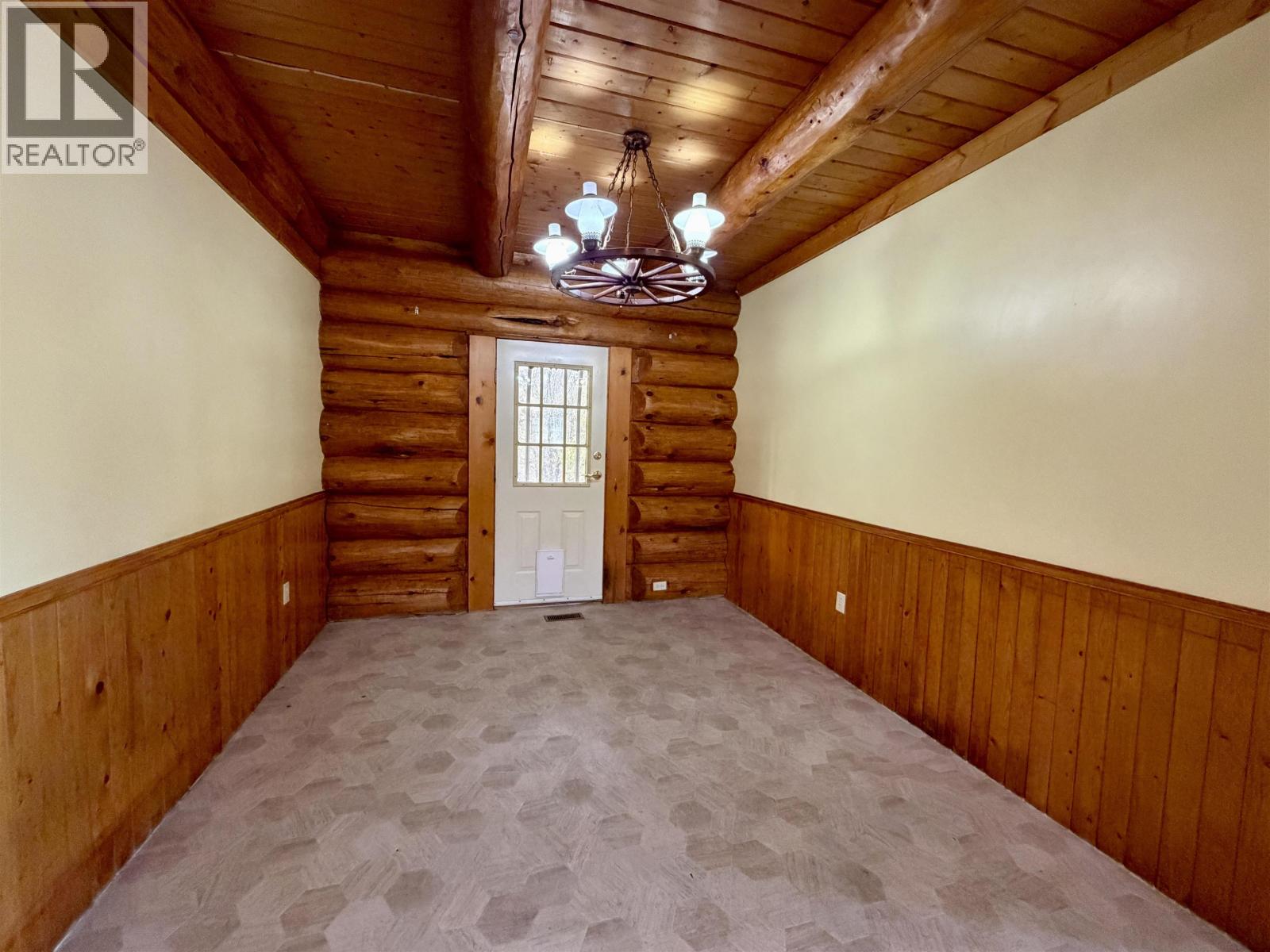 3642 Spokin Lake Road, 150 Mile House, British Columbia  V0K 2G0 - Photo 12 - R3117085