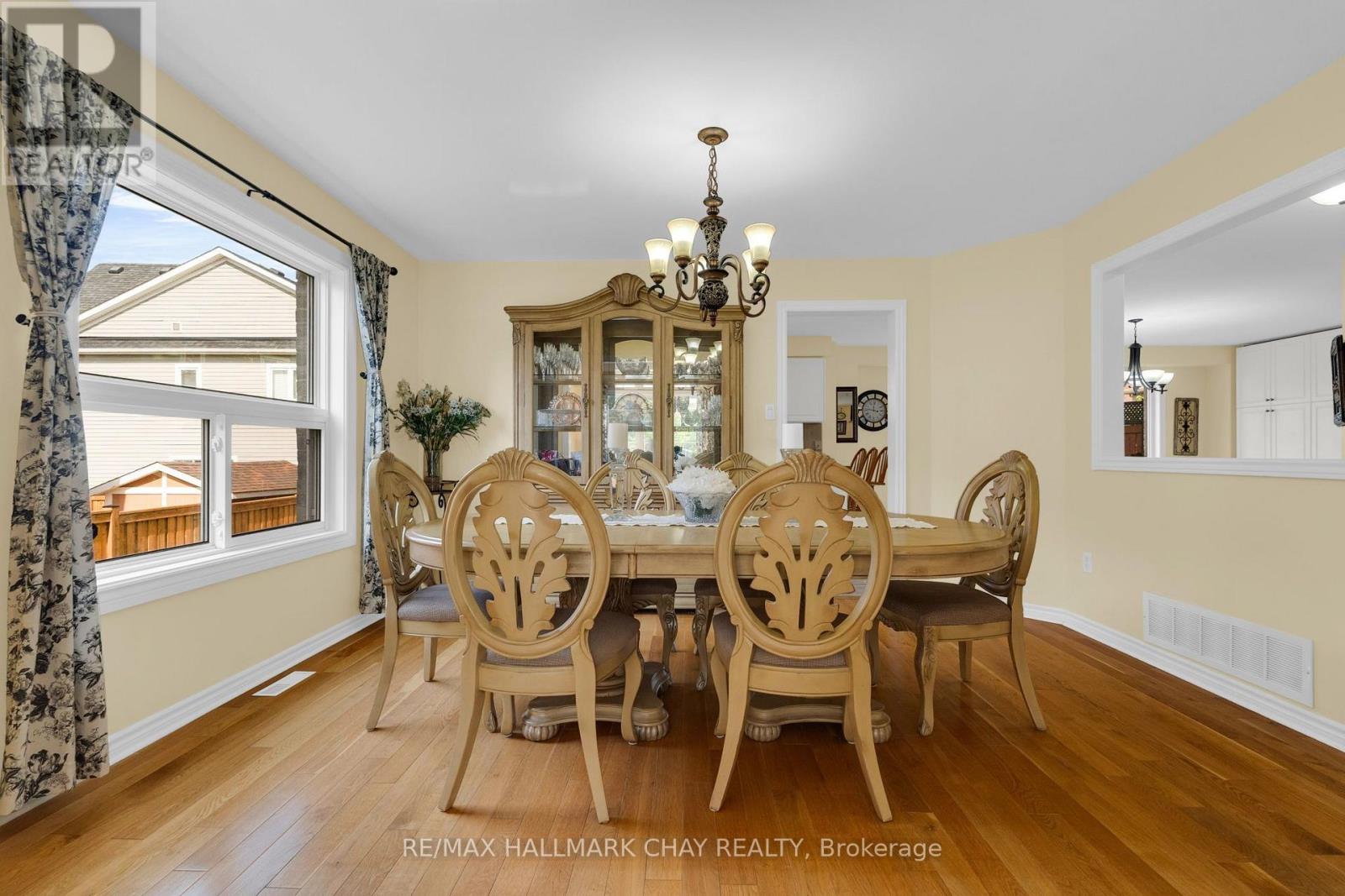 6 Whispering Pine Place, Barrie, Ontario  L4N 9R9 - Photo 10 - S14031892