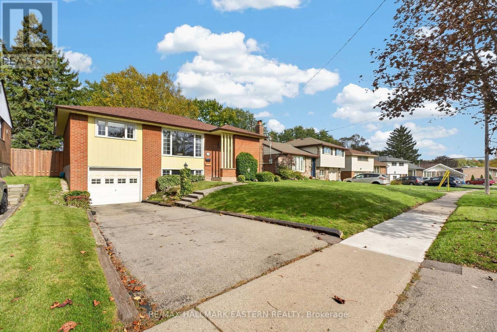 844 Florell Drive, Oshawa, Ontario  L1H 6W1 - Photo 2 - E14088392