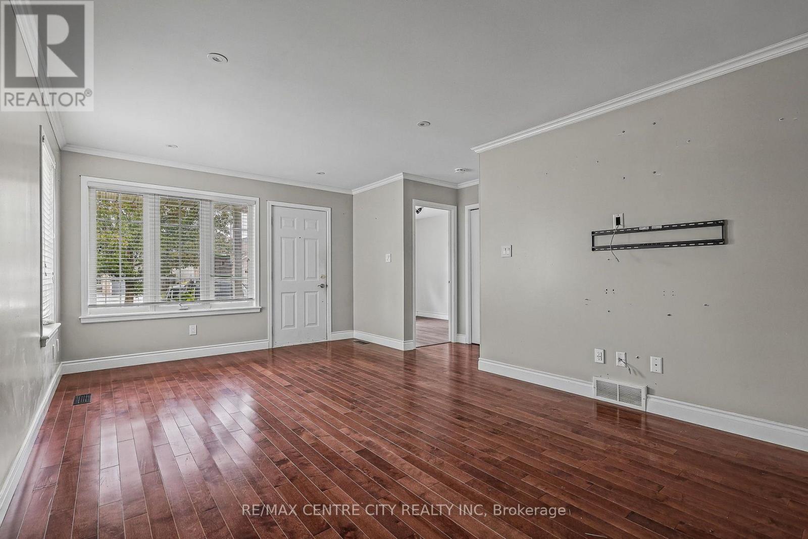 37 Juno Drive, St. Thomas, Ontario  N5R 6E9 - Photo 4 - X14088404