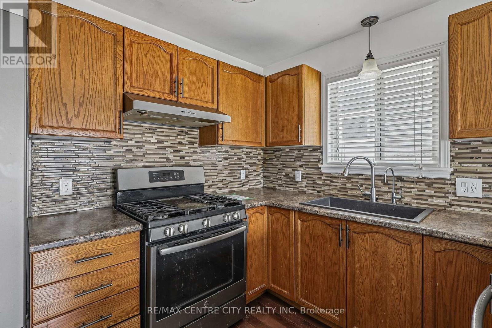37 Juno Drive, St. Thomas, Ontario  N5R 6E9 - Photo 8 - X14088404