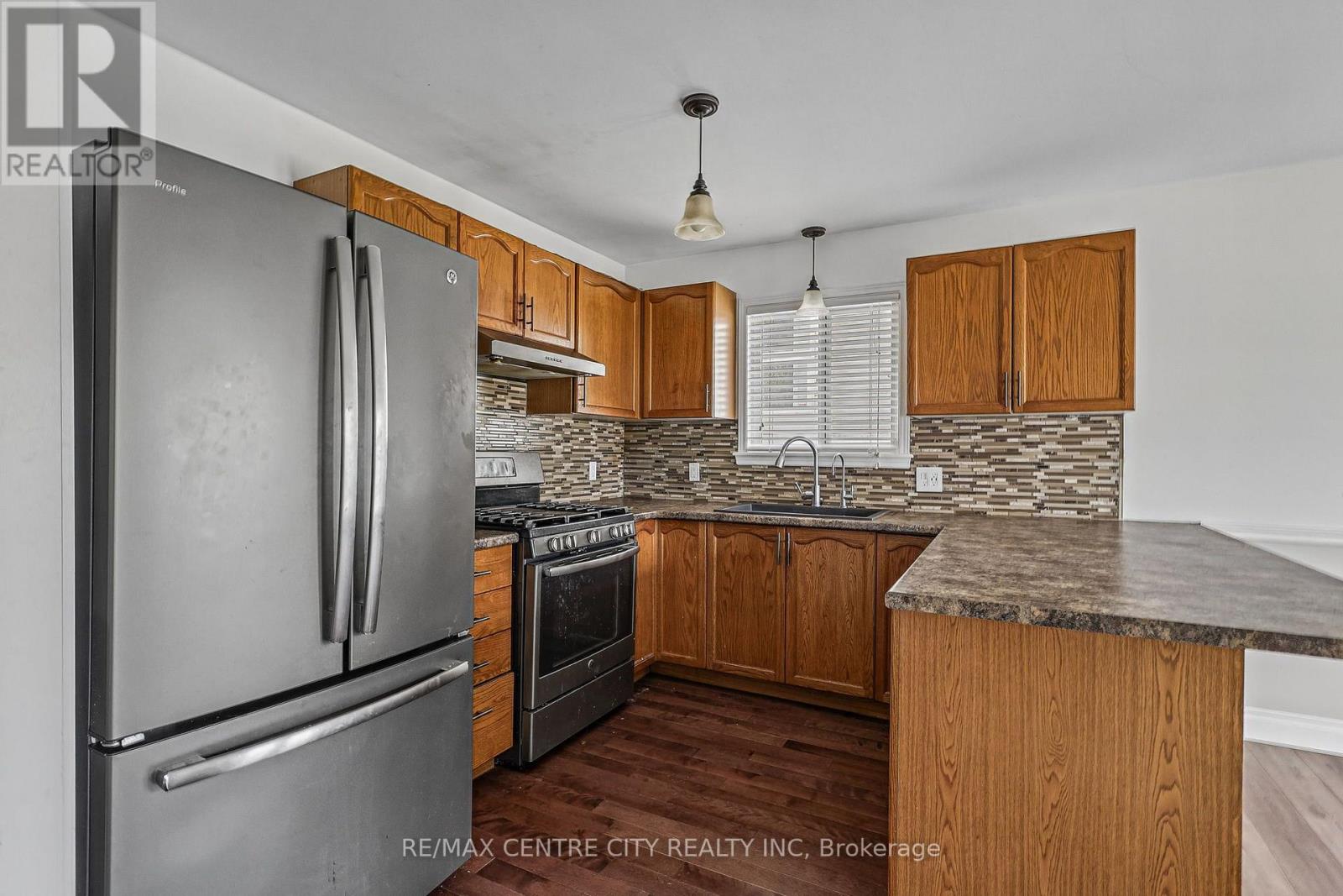 37 Juno Drive, St. Thomas, Ontario  N5R 6E9 - Photo 9 - X14088404