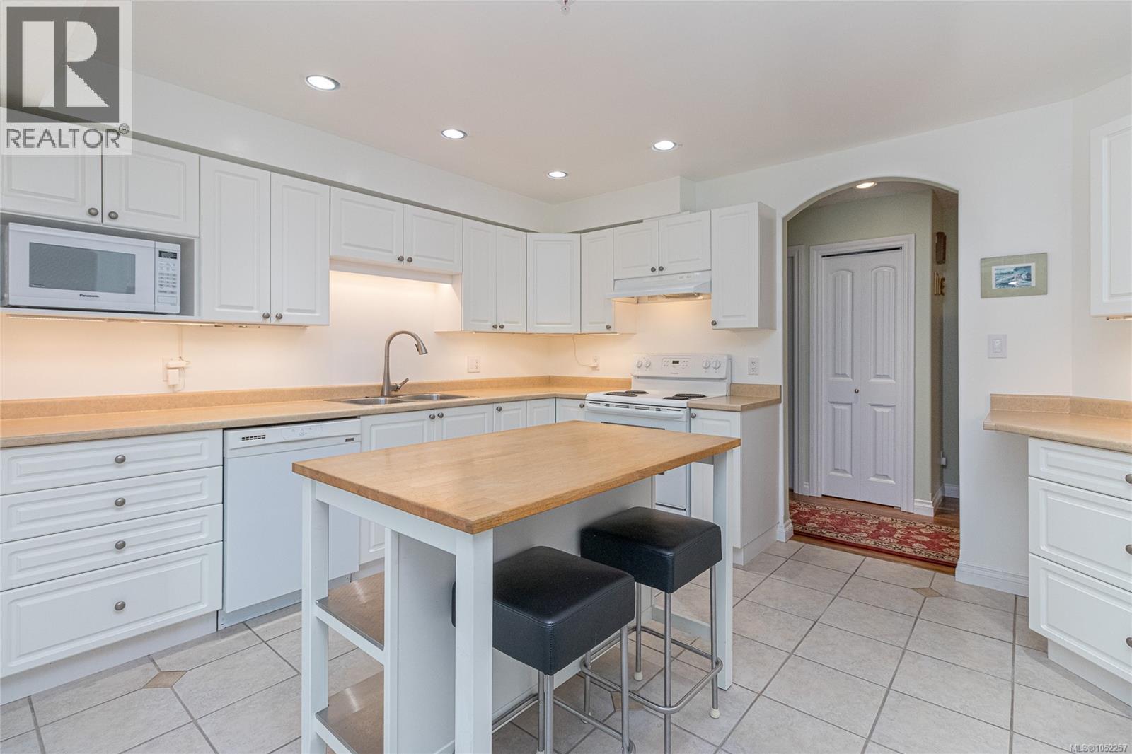 102 2318 James White Blvd