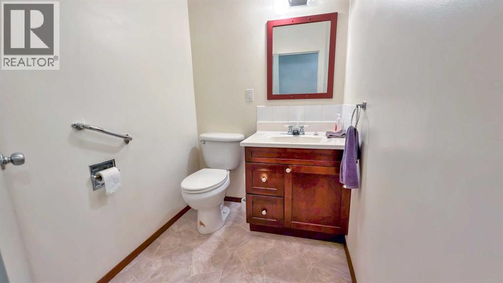 4815 46 Street, Rocky Mountain House, Alberta  T4T 1C4 - Photo 35 - A2351935