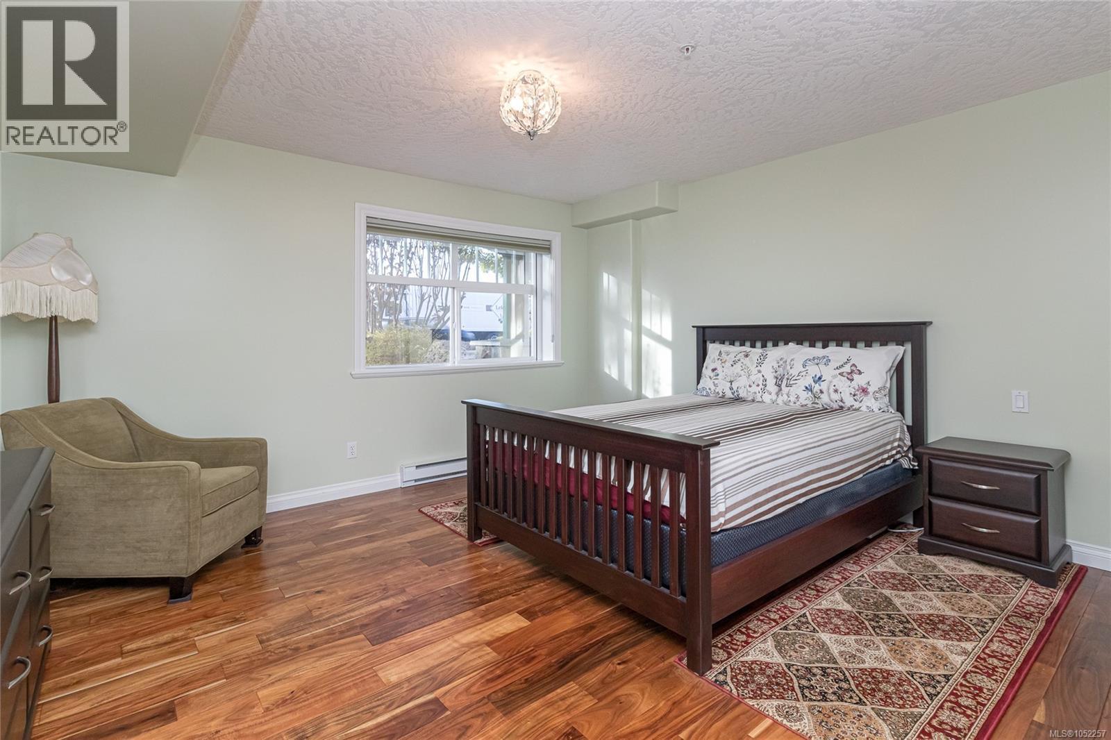 102 2318 James White Blvd