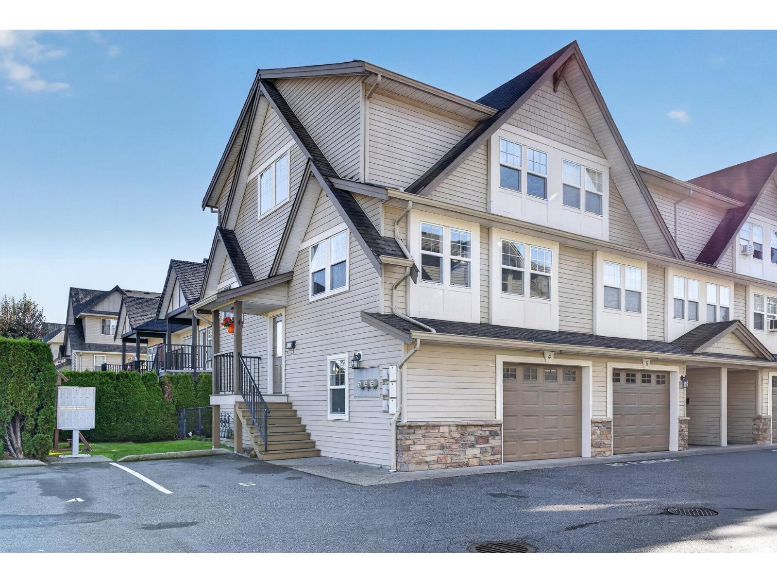 4 46538 FIRST AVENUE|Chilliwack Proper East