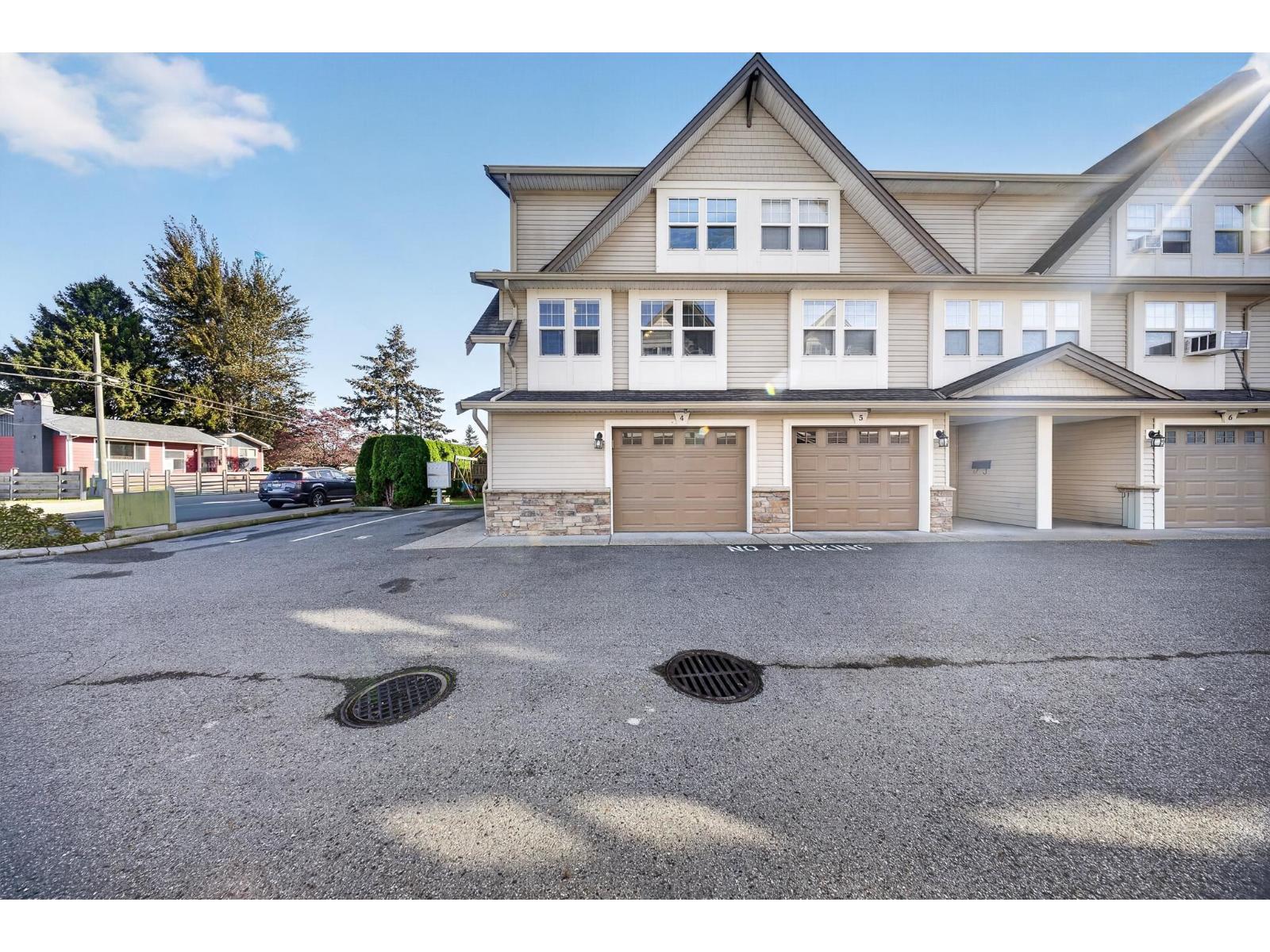 4 46538 FIRST AVENUE|Chilliwack Proper East
