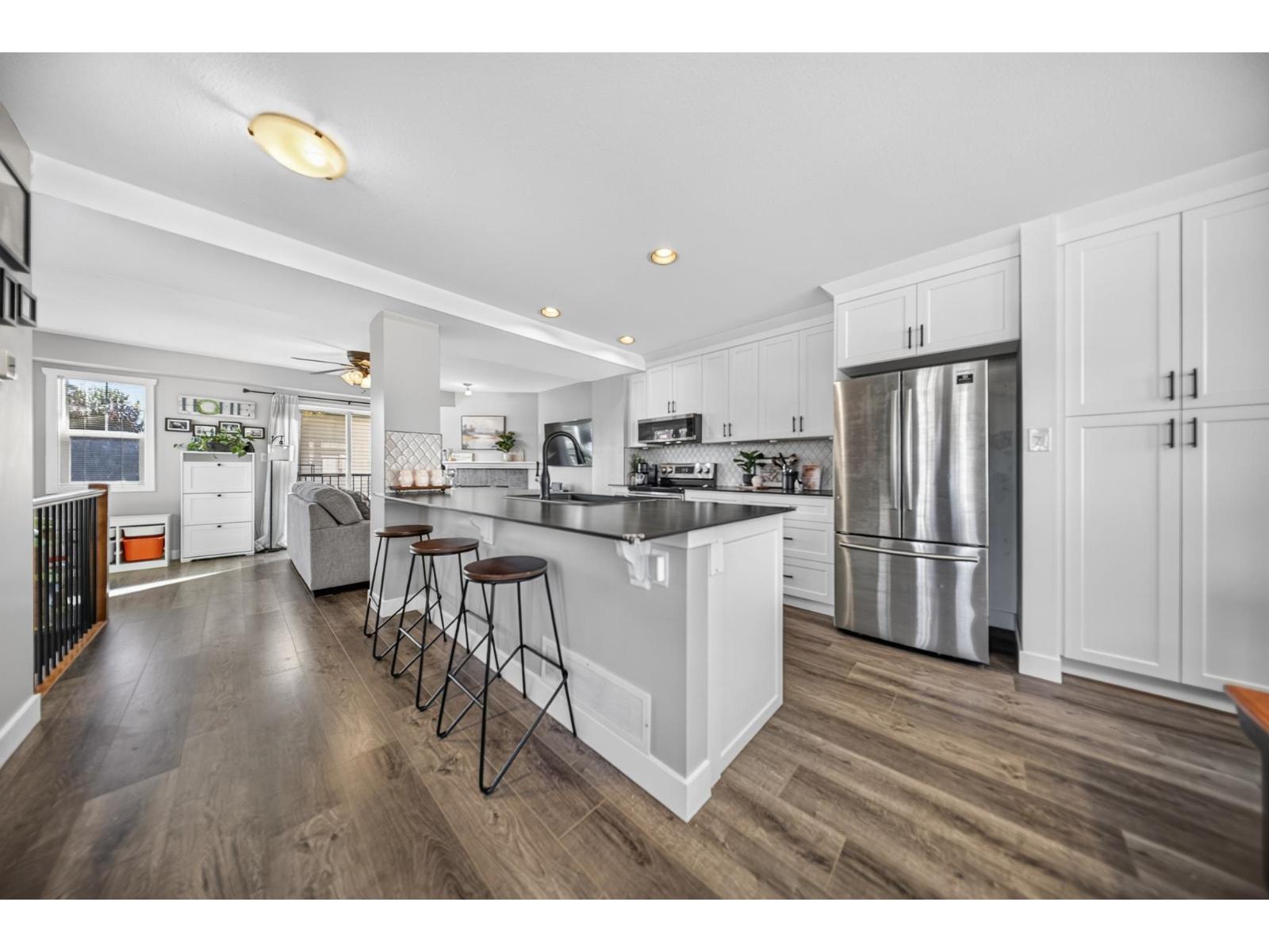 4 46538 FIRST AVENUE|Chilliwack Proper East
