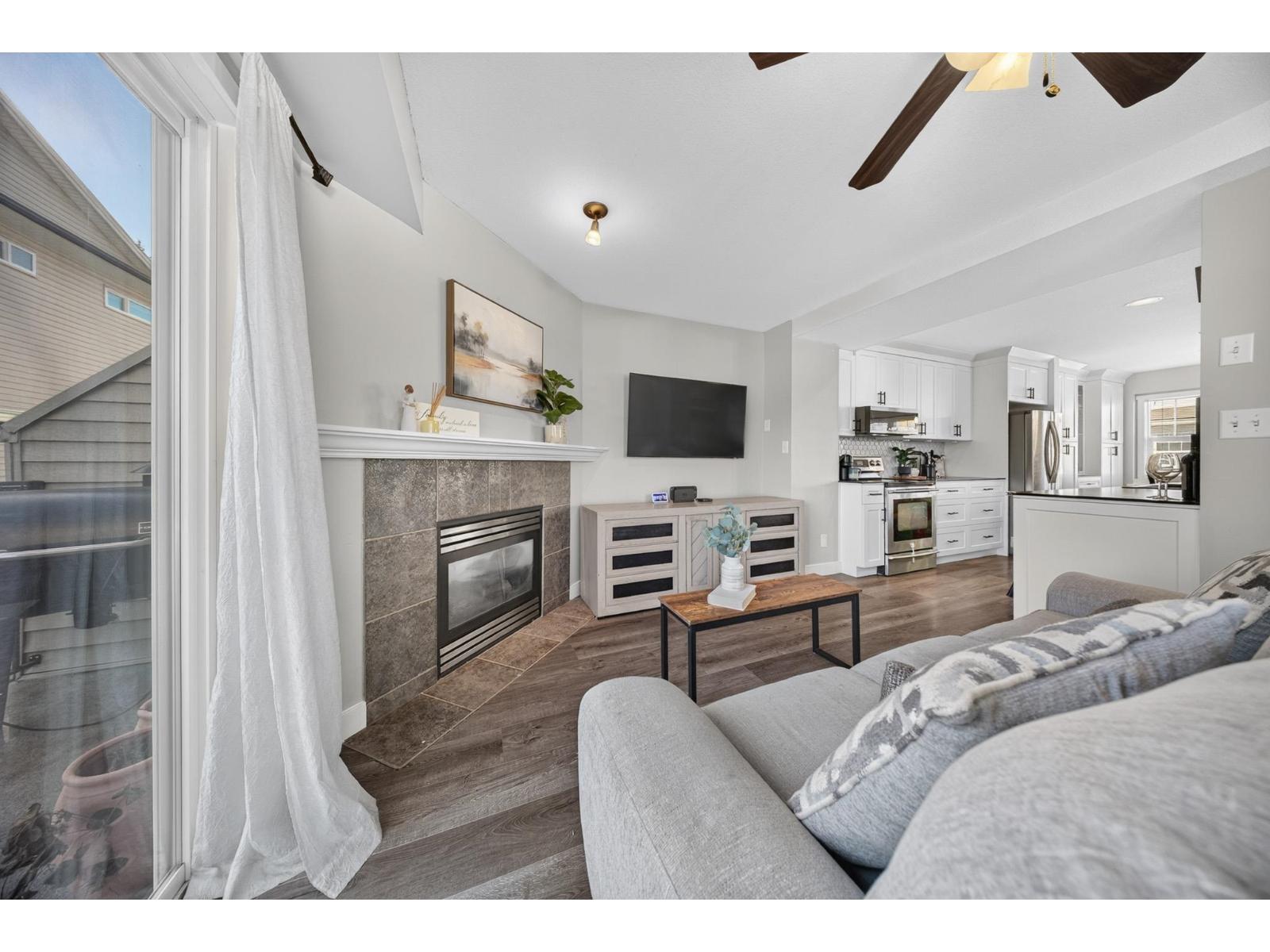 4 46538 FIRST AVENUE|Chilliwack Proper East