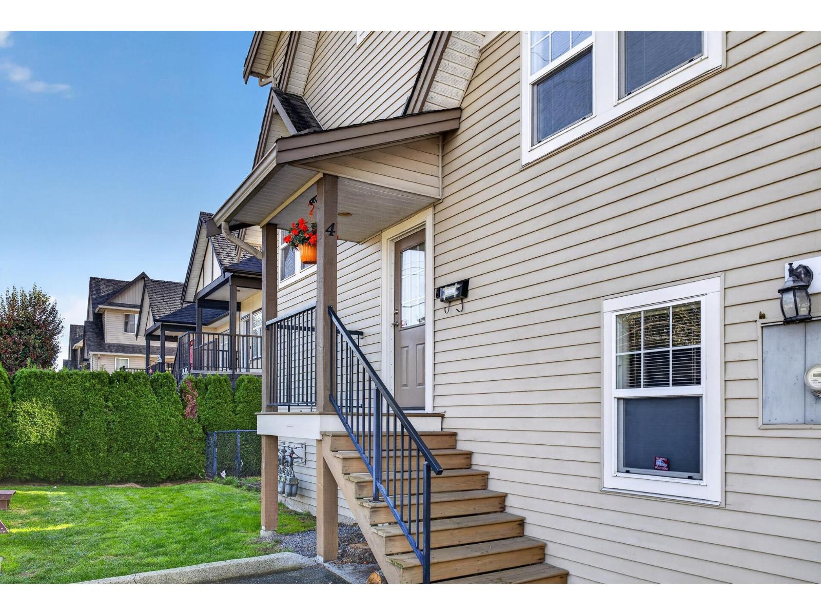 4 46538 FIRST AVENUE|Chilliwack Proper East