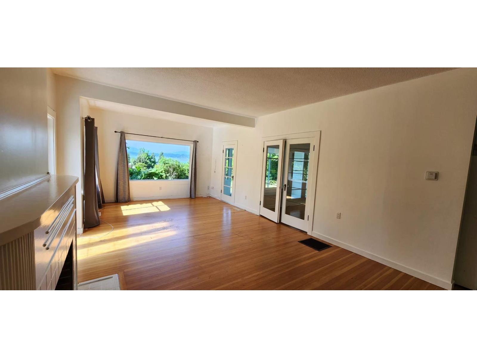12520 Crescent Road, Surrey, British Columbia  V4A 2V3 - Photo 2 - R3174092
