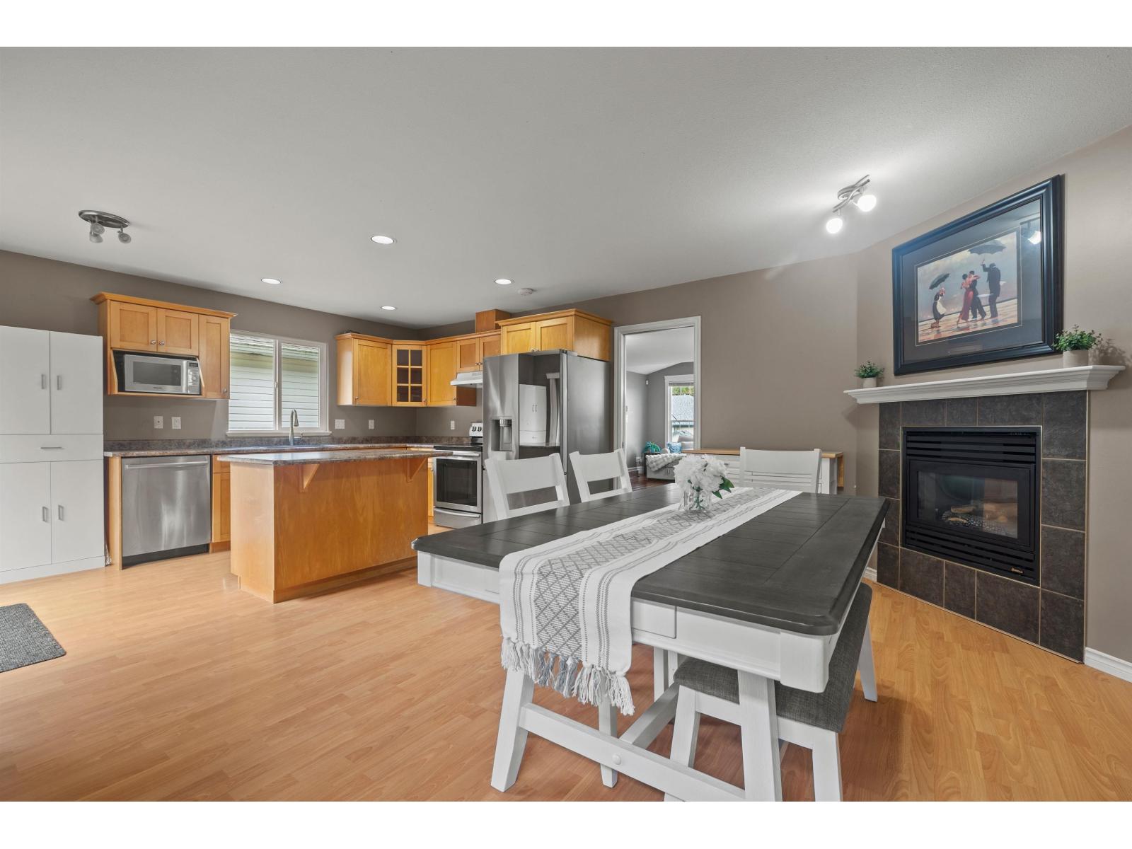 8099 Topper Drive, Mission, British Columbia  V2V 7A8 - Photo 8 - R3174473