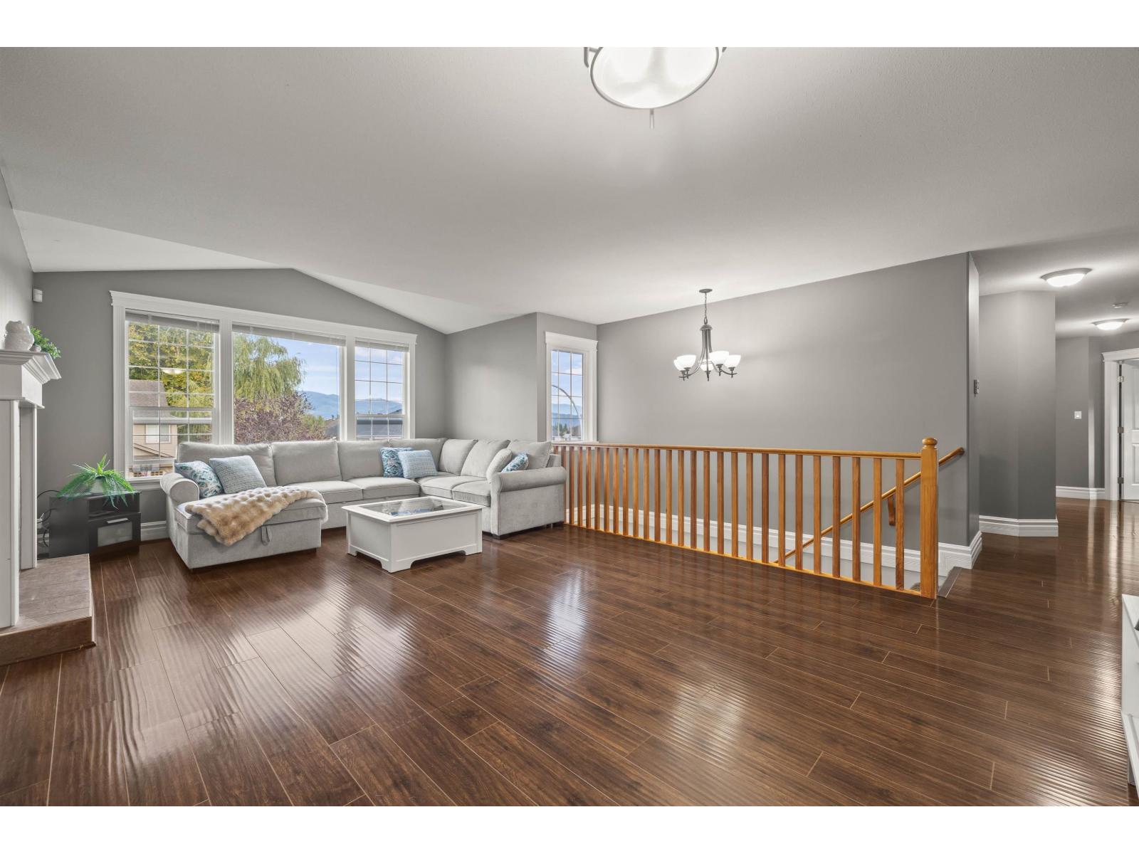 8099 Topper Drive, Mission, British Columbia  V2V 7A8 - Photo 9 - R3174473