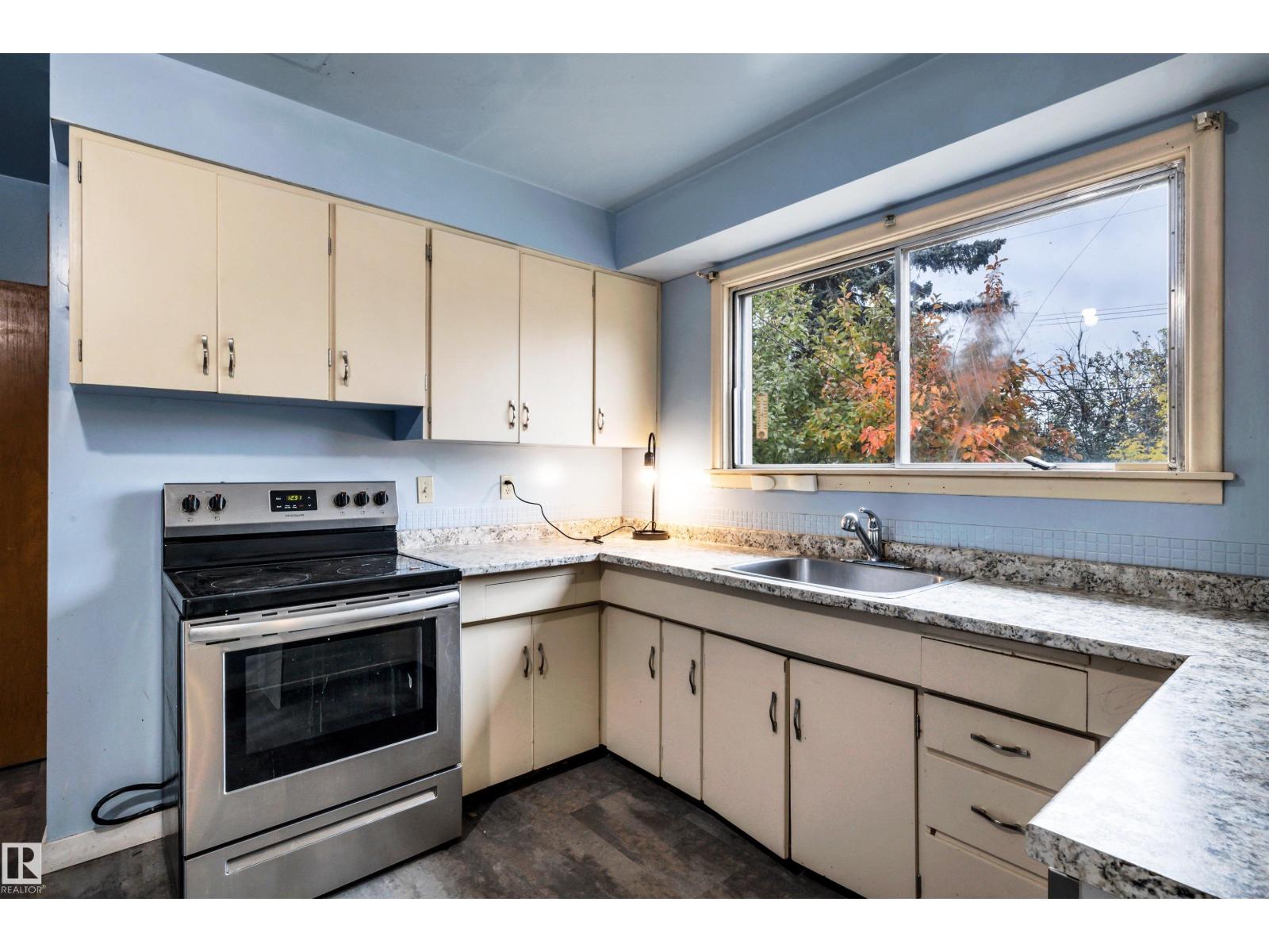 12823 94 ST NW